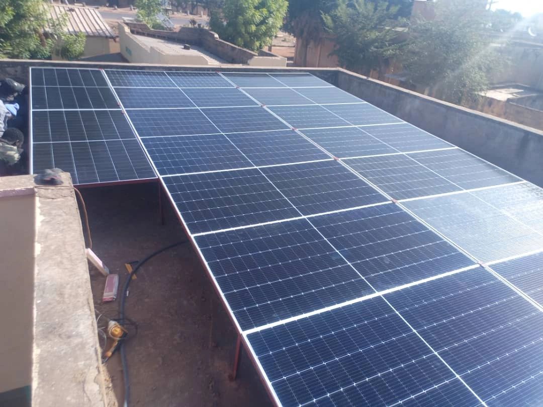 Newly installed solar panels on the roof of the Pelenngana health center.